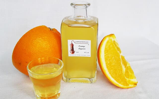 Rượu cam sành ủ thảo mộc